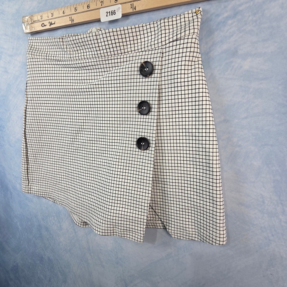 Altar'd State Womens Black White Grid Plaid Wrap Front Button Skort Size Small - Picture 3 of 6